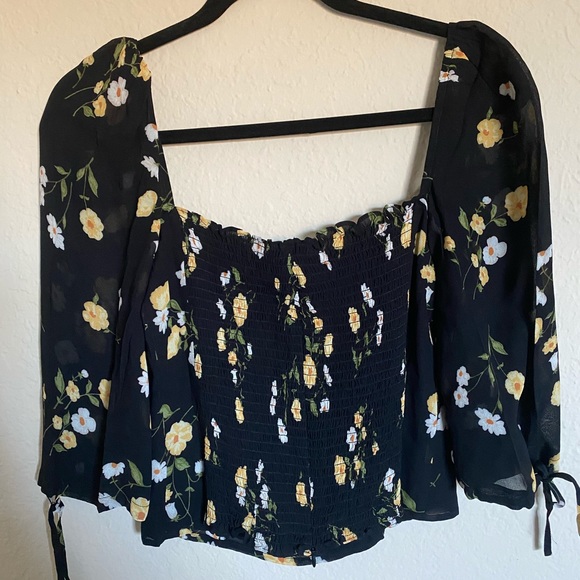 Reformation grove top - Picture 10 of 12